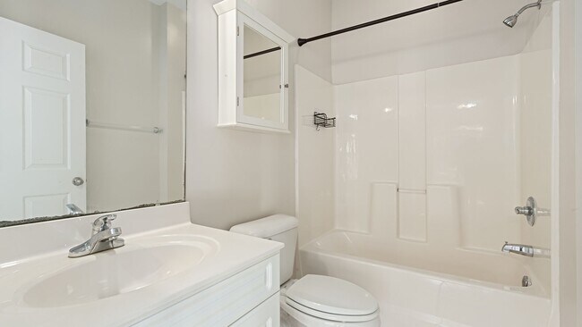 Building Photo - 4880 Dahlia Ct