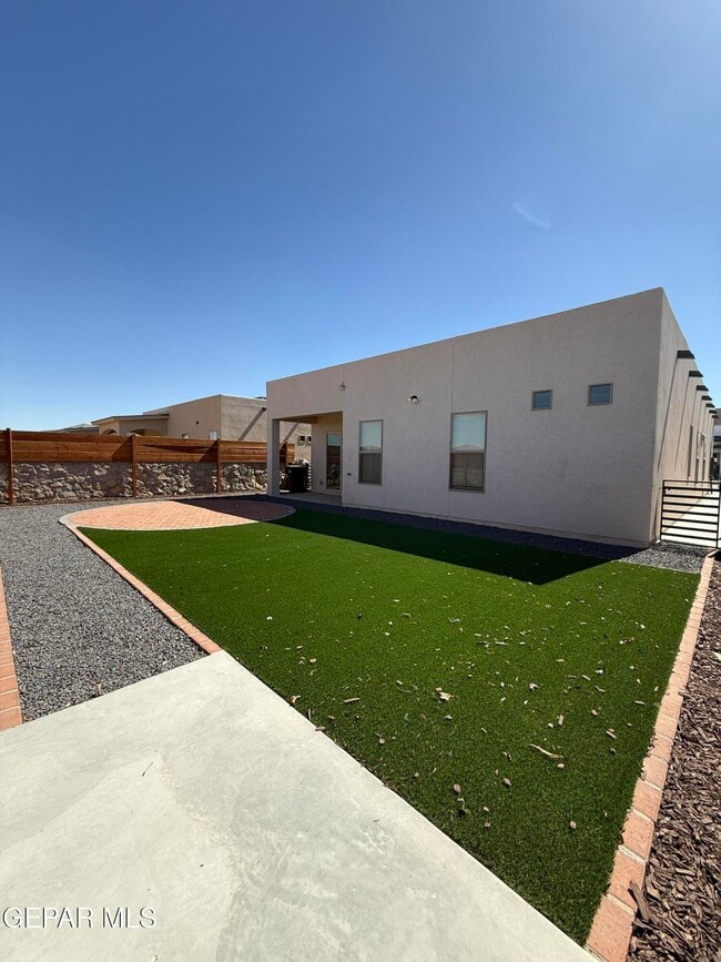 Building Photo - 13389 Carterton Ave