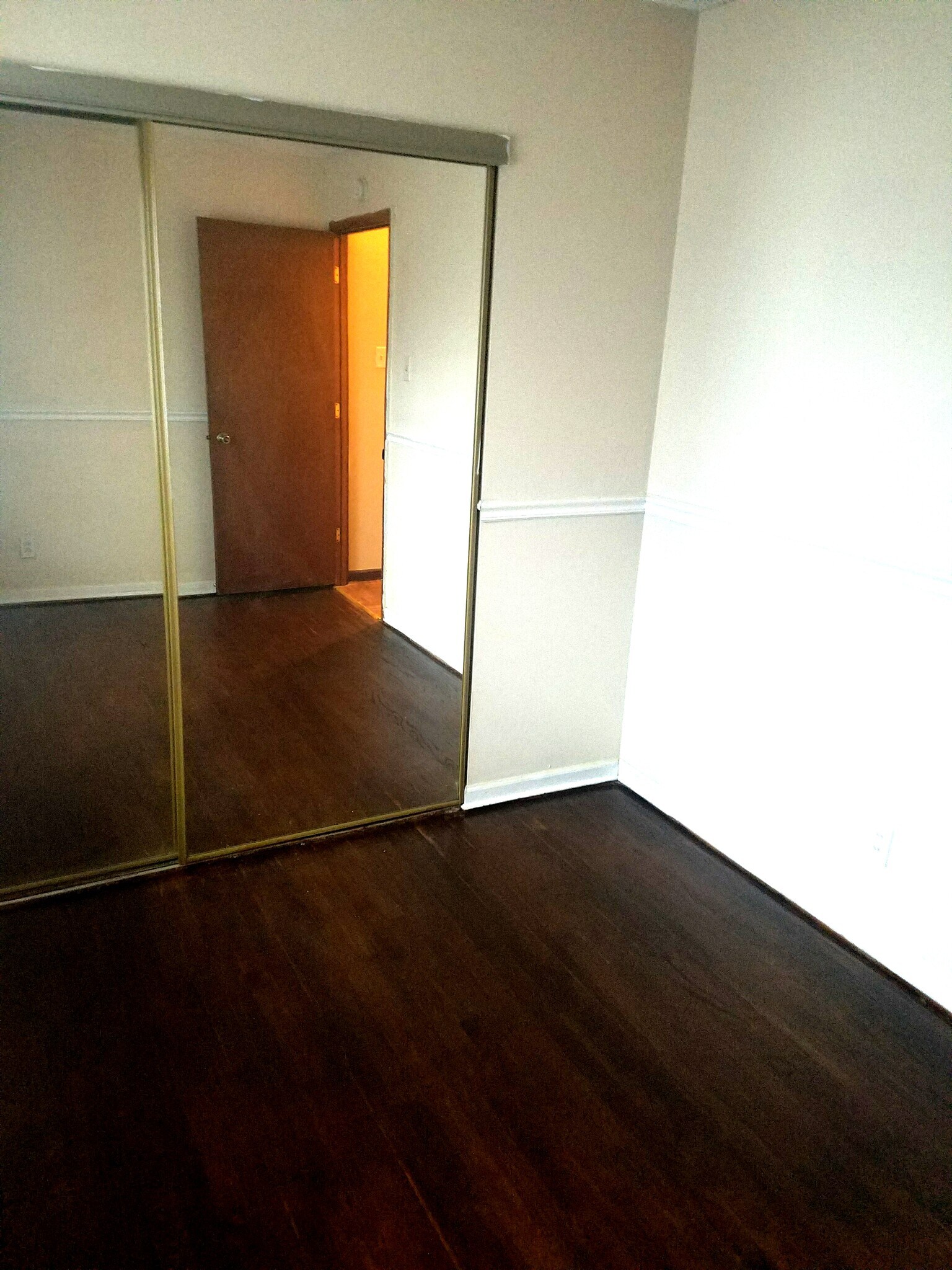 Third bedroom with large closet - 1820 Bluebird Dr