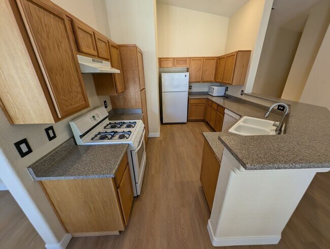 Building Photo - 89 Day Trade St