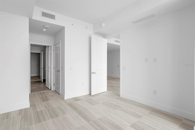 Building Photo - 3015 S Ysabella Ave