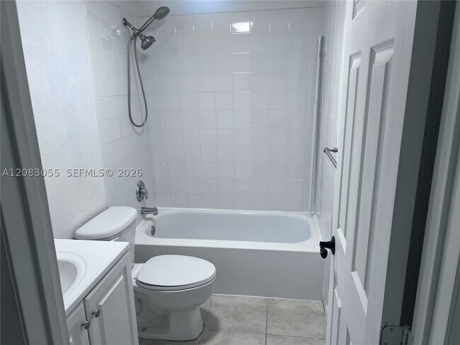 Building Photo - 4651 NW 9th Dr