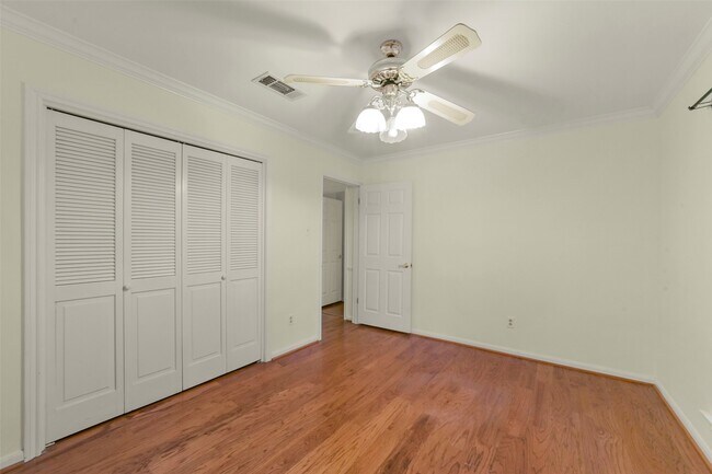 Building Photo - 110 Hillcrest Dr