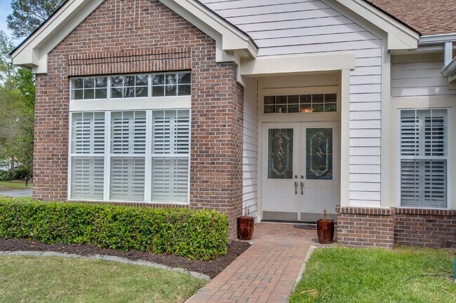 Building Photo - "Charming 3 Bed, 2.5 Bath Rental in Blufft...