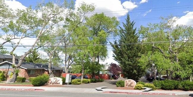 Building Photo - 3036 Plumas St