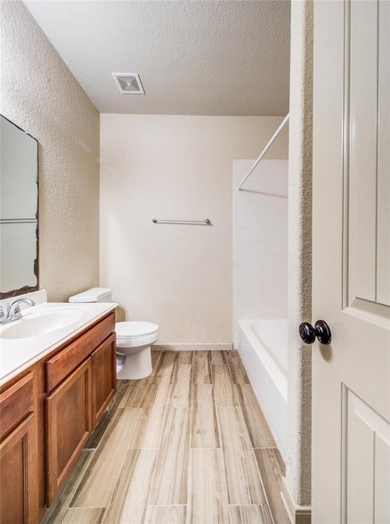 Building Photo - 22411 Albee Dr