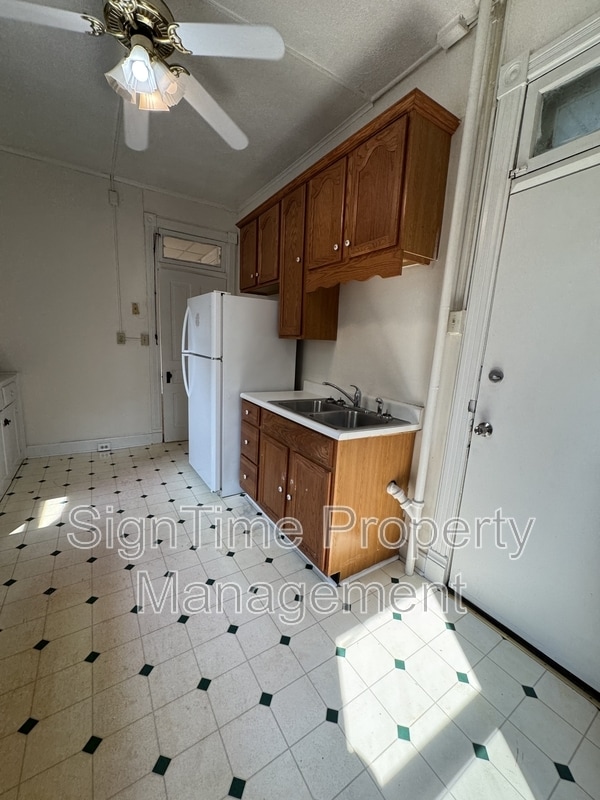 Building Photo - 117-121 East Antietam Street - 121 2nd Fl A