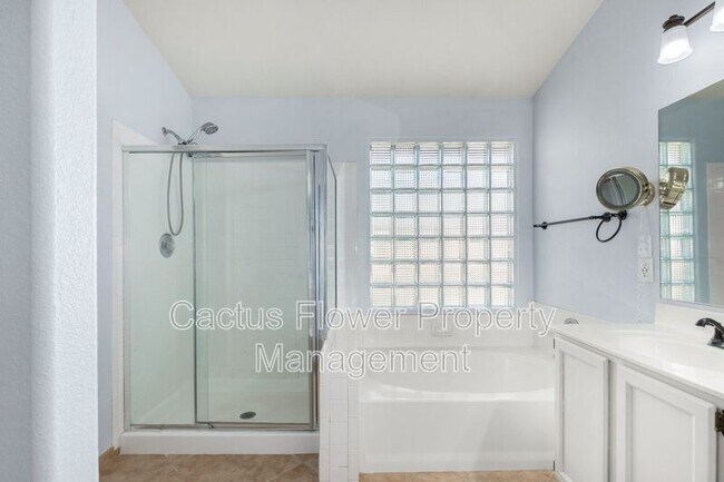 Building Photo - 4226 E Rockledge Rd