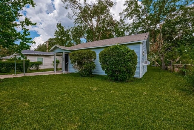Building Photo - 7621 Sundown Dr