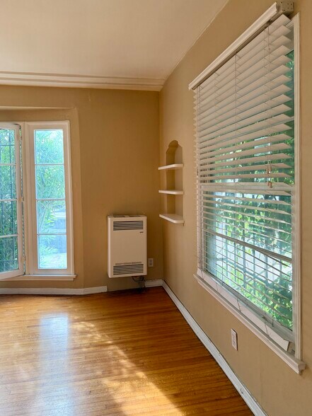 Living Room - 346 N Curson Ave