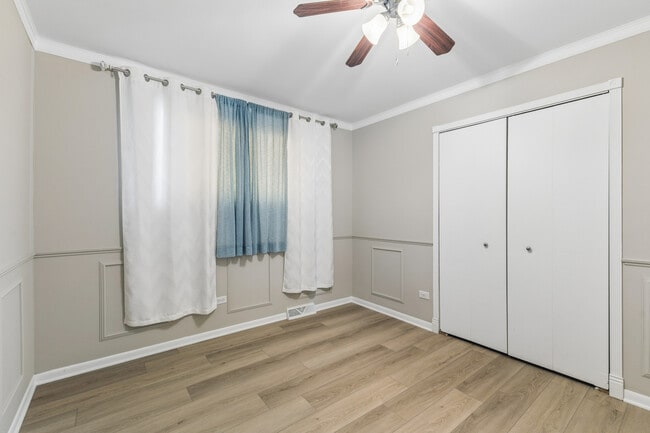 Building Photo - 16805 Hilltop Ave