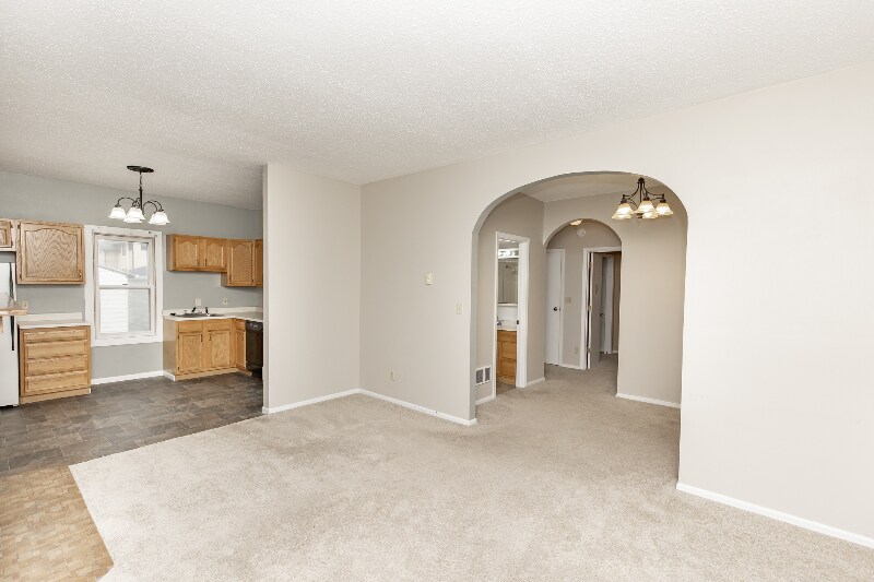 Building Photo - 344 6th Ave S