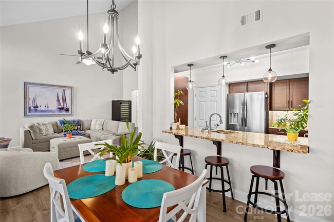 Building Photo - 19843 Henderson Rd