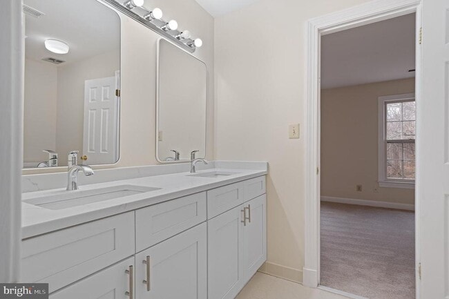 Building Photo - 13620 Canal Vista Ct