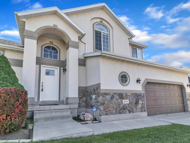 Building Photo - 6313 S Lake Fork Cir