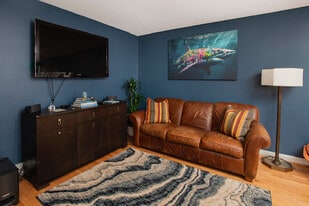 Building Photo - 57 Dogwood Ln