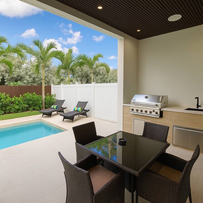 Building Photo - 1812 Miami Rd