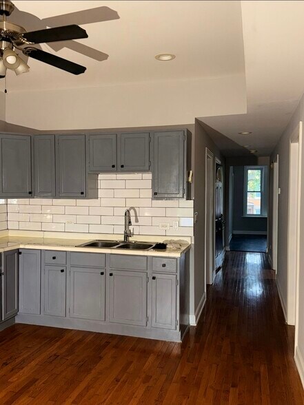Building Photo - 3242 N Monticello Ave