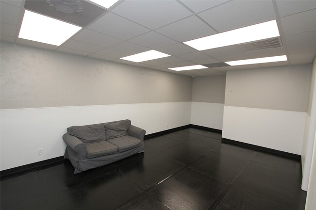 Building Photo - 11518 Bogs Rd