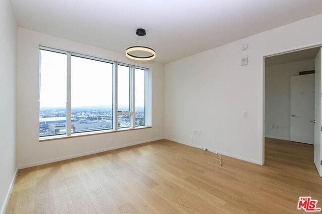 Building Photo - 889 Francisco St