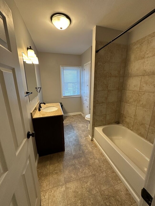 Building Photo - Super Duplex on Meridian Dr W.