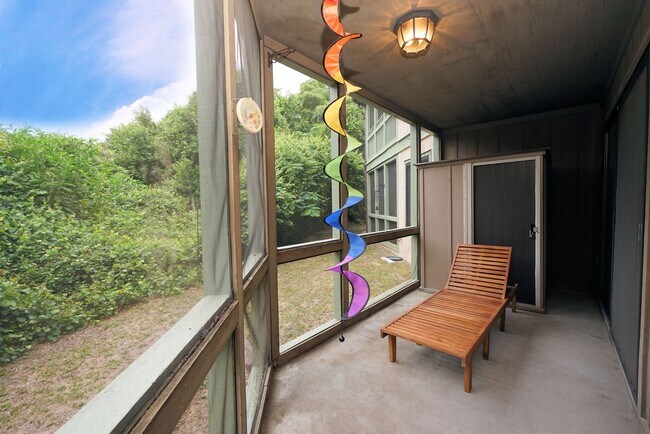 Building Photo - First Floor Condo in Bluewater Bay
