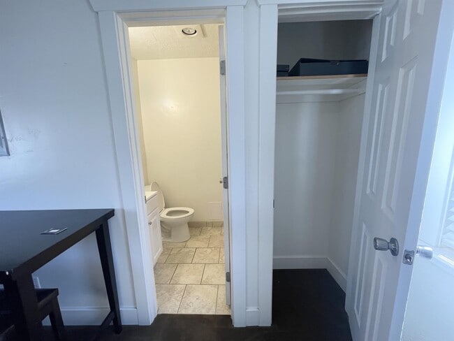 Building Photo - 1105 S State St