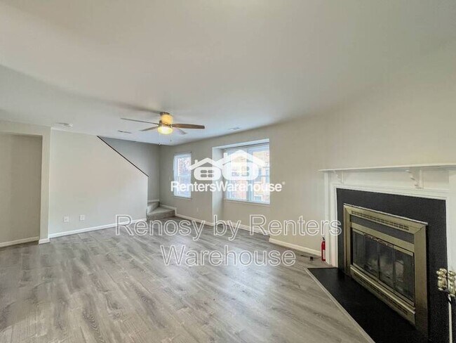 Building Photo - 527 W 20th St