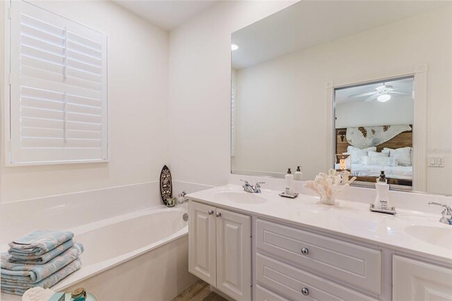 Building Photo - 1564 Napoli Dr W