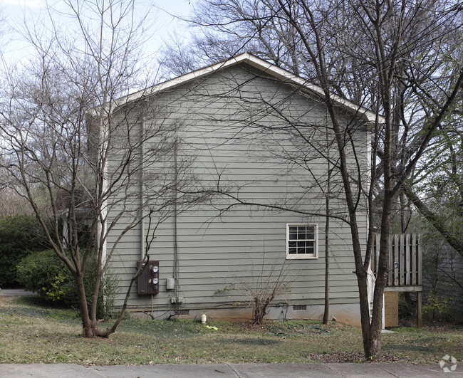 Building Photo - 840 Rosedale Ave