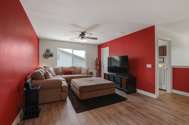 Building Photo - 30916 Snowberry Ln