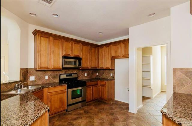 Building Photo - 9717 Hedge Bell Dr