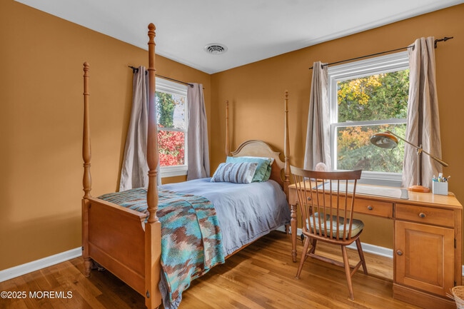 Building Photo - 2420 Cedar St