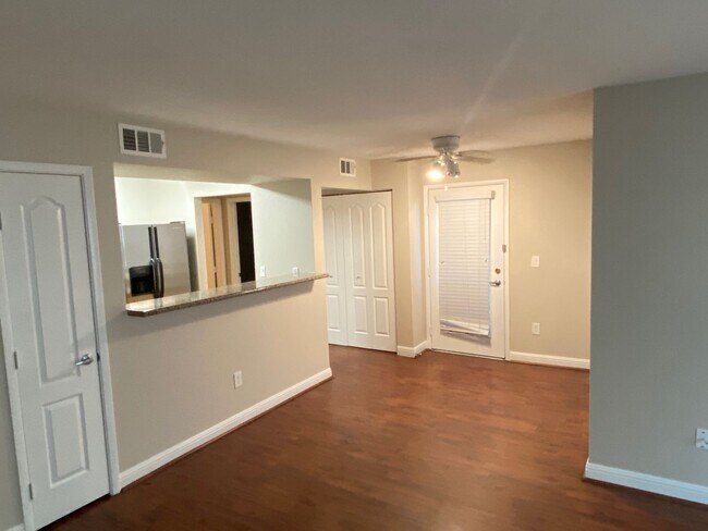 Building Photo - SW!! First floor unit with Balcony!! Gated!! Clubhouse!!  Community pool!! Spa!! Exercise Room!! ...