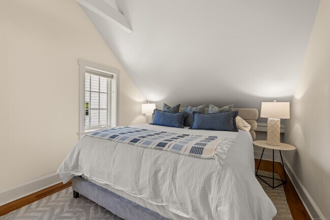 Building Photo - 945 Oenoke Ridge