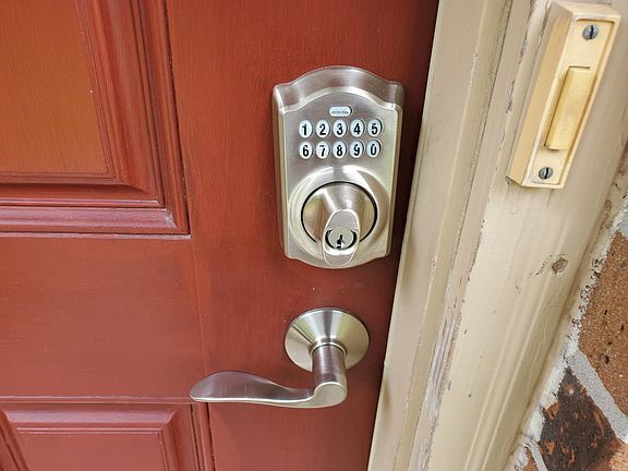 smart lock - 710 E Boyd Dr