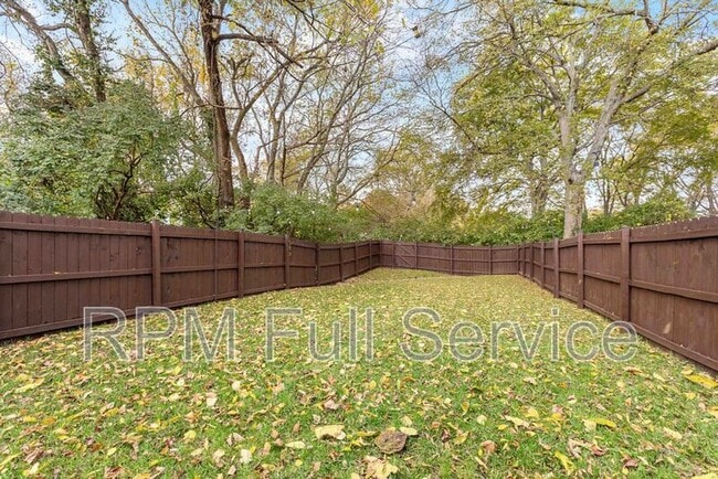 Building Photo - 537 Eastboro Dr