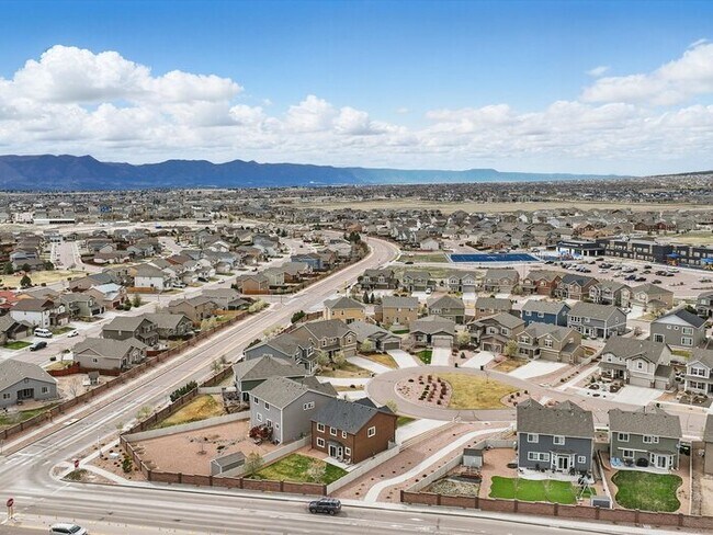 Building Photo - 8308 Needle Drop Ct