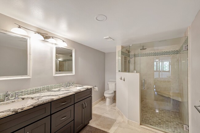 Building Photo - SUNTIDE BEACH CONDO FOR RENT