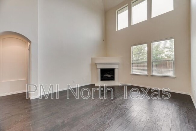 Building Photo - 415 San Marcos Dr