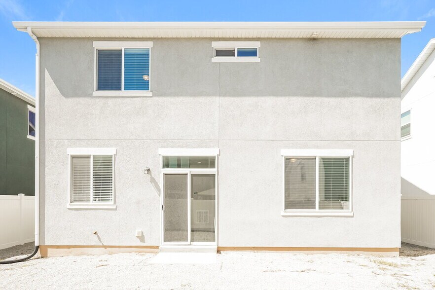 Building Photo - 2087 W 3290 S