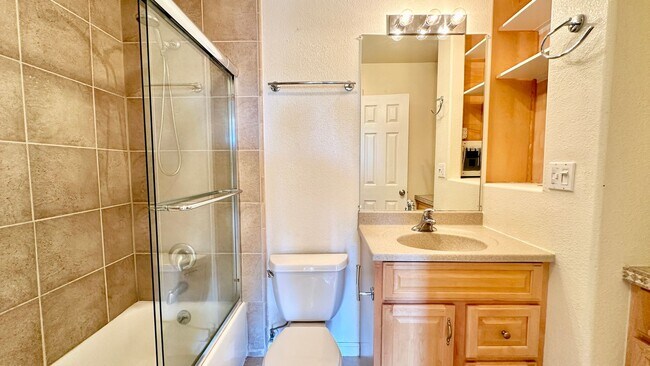 Building Photo - Exceptionally Remodeled Top-Floor Bright Studio