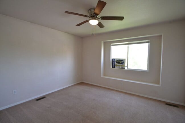 Building Photo - 2 Bed 1.5 Bath Briargate Townhome w/AC