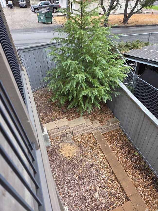 Building Photo - Beautiful home for rent in Atascadero