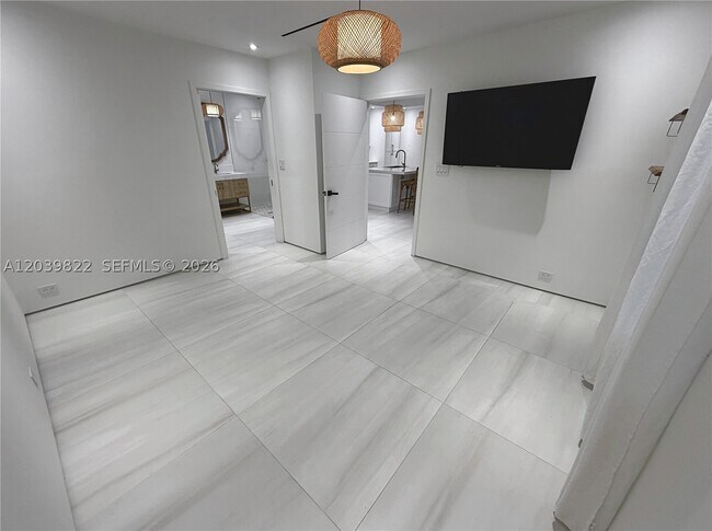 Building Photo - 4712 SW 64th Ct