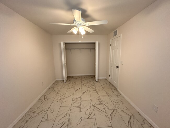 Building Photo - 528 SE 4th Terrace