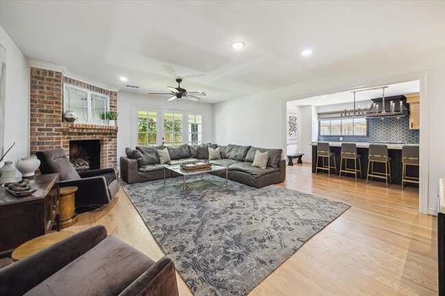 Building Photo - 12727 Kingsride Ln