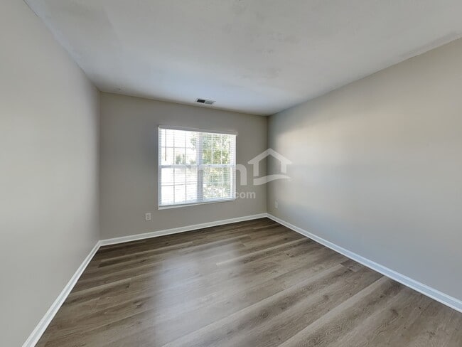 Building Photo - 2001 Moonstone Ln