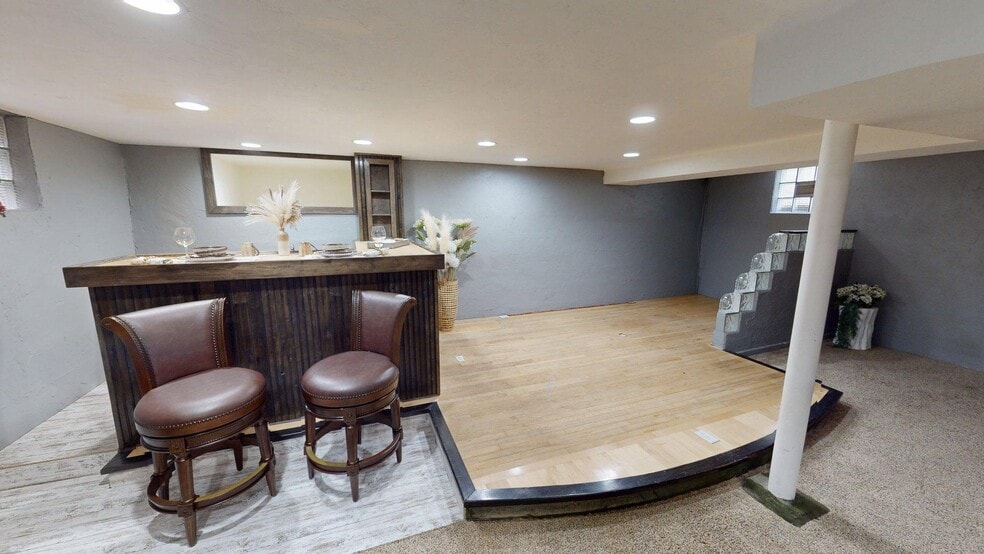 Building Photo - 1625 N Union St