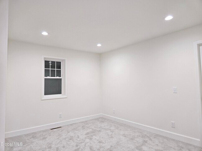 Building Photo - 54 Priddle Ln